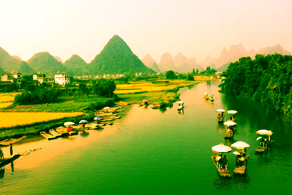 阳朔的遇龙河是桂林旅游自由行最佳线路