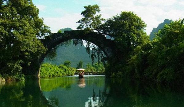 遇龙河上最古老的桥-遇龙桥